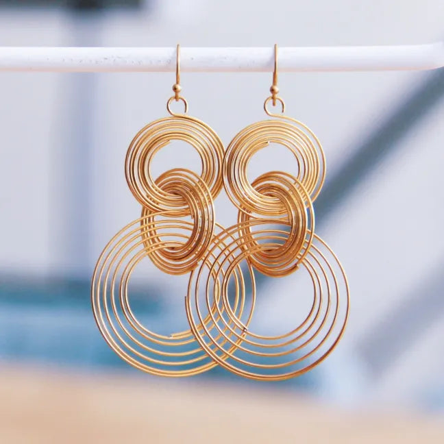 Statement oorbel twisted ringen