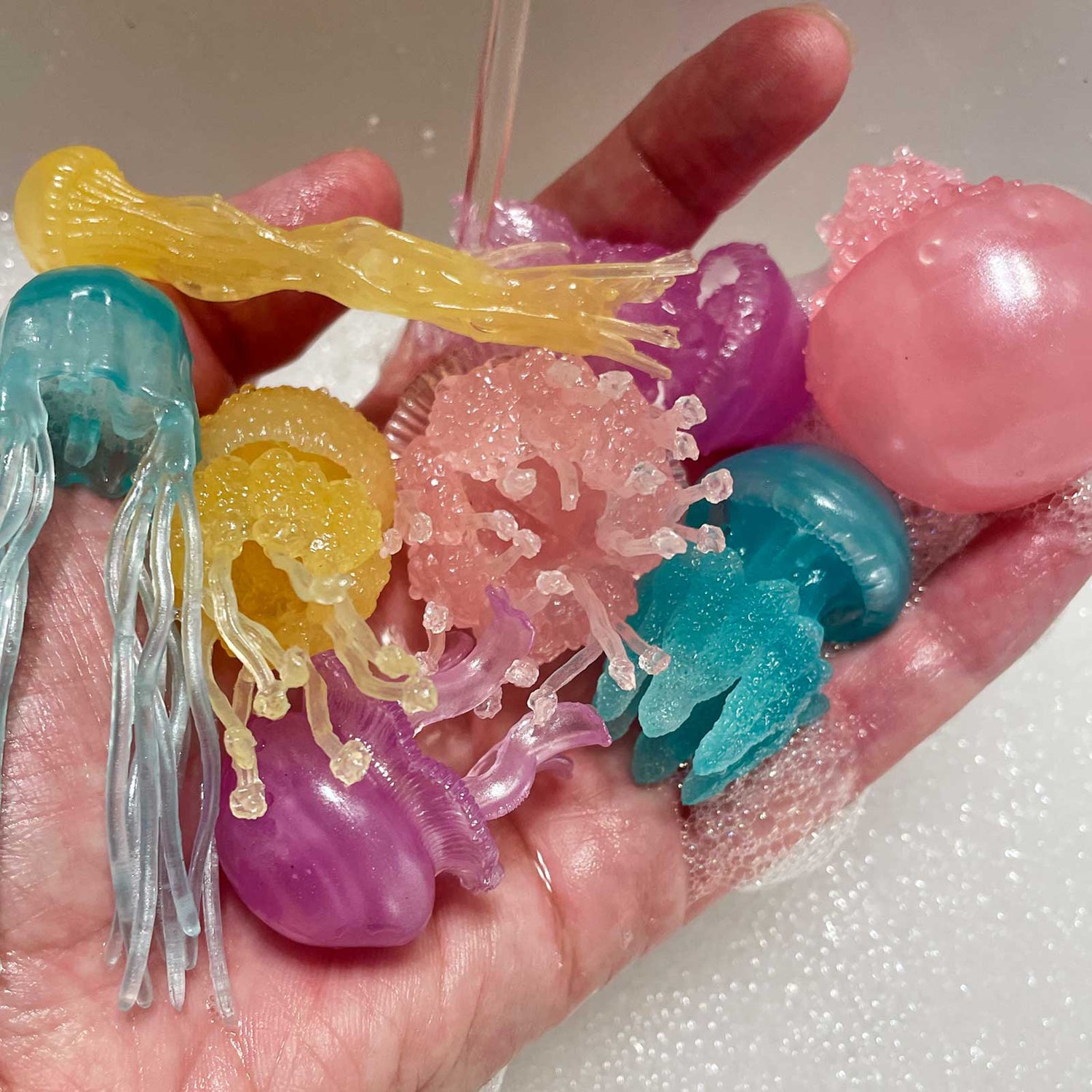 Jellyfish TOOB® – 8 kwallen die licht geven in het donker