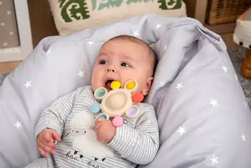 Tickit Silisoft Druk Gaatjes Bijtspeelgoed (Regenboog)